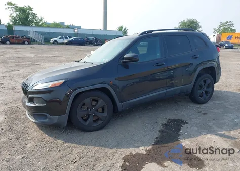 2016 Jeep Cherokee Altitude z USA, uszkodzony, nr VIN 1C4PJLCS2GW107732